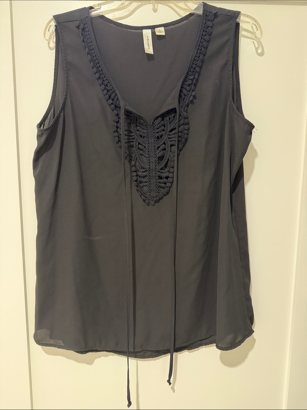 Vintage Tacera Black Sleeveless V-Neck Camisole with Crochet Trim Size Large